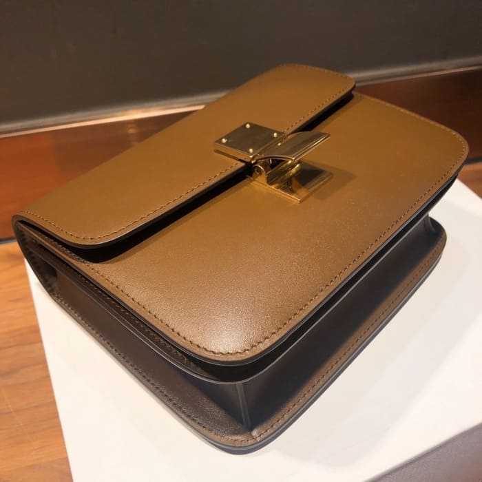 셀린느 클래식 박스백 틴 | 18.5 x 15.5 x 6cm