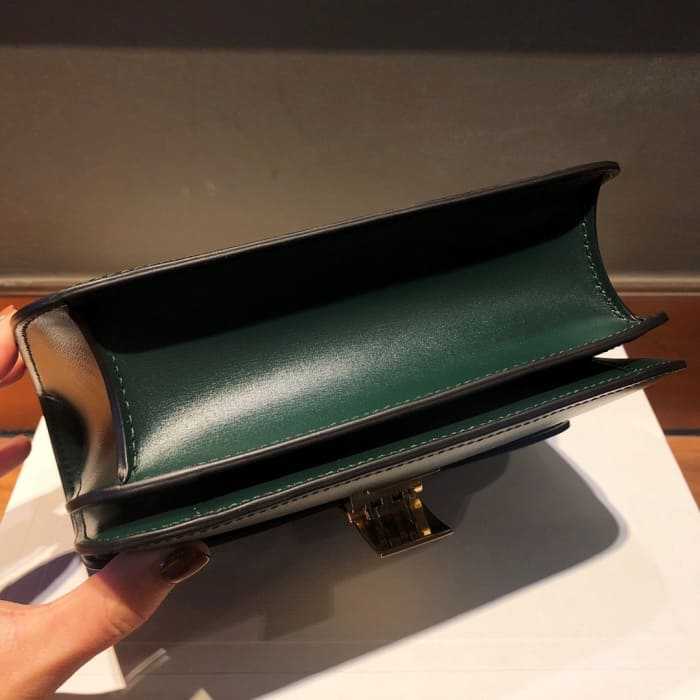 셀린느 클래식 박스백 틴 | 18.5 x 15.5 x 6cm