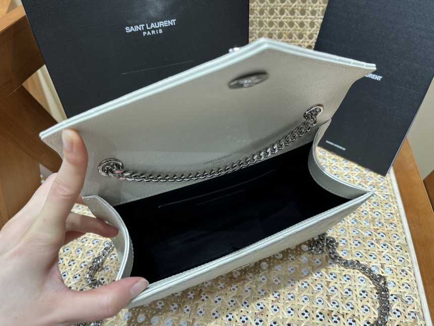 입생로랑 엔벨로프 숄더백 스몰 526286 | 21 x 13 x 6cm