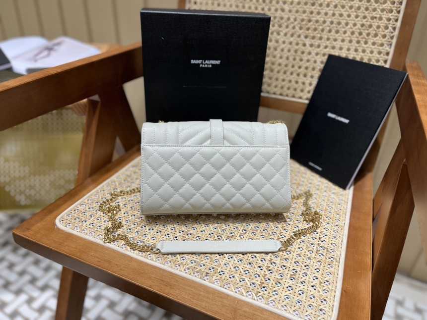 입생로랑 엔벨로프 숄더백 스몰 526286 | 21 x 13 x 6cm