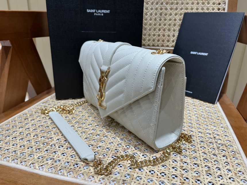 입생로랑 엔벨로프 숄더백 스몰 526286 | 21 x 13 x 6cm