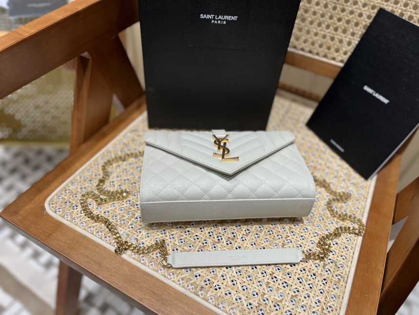 입생로랑 엔벨로프 숄더백 스몰 526286 | 21 x 13 x 6cm