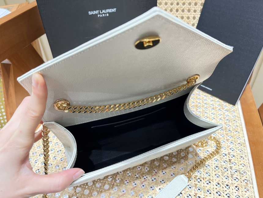 입생로랑 엔벨로프 숄더백 스몰 526286 | 21 x 13 x 6cm