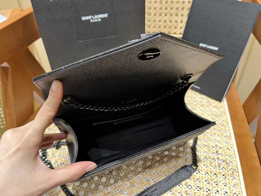 입생로랑 엔벨로프 숄더백 스몰 526286 | 21 x 13 x 6cm