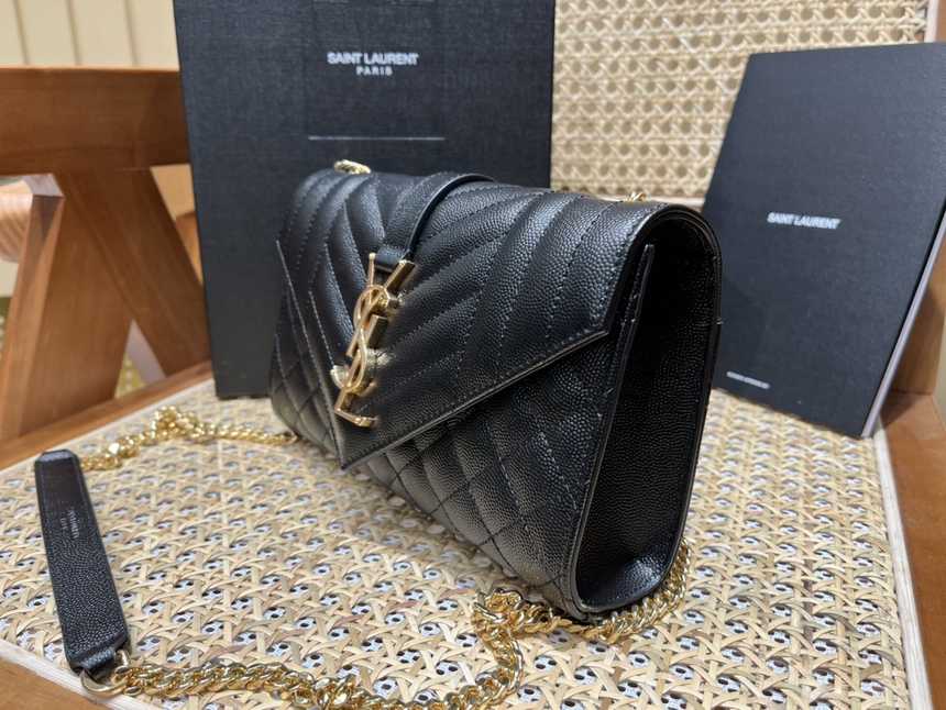 입생로랑 엔벨로프 숄더백 스몰 526286 | 21 x 13 x 6cm