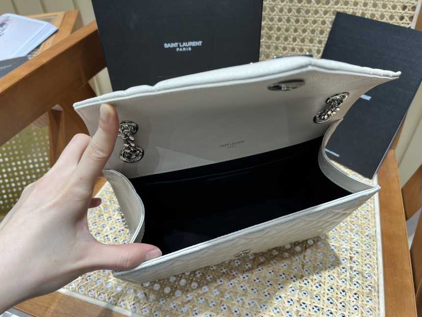 입생로랑 엔벨로프 숄더백 미디움 487206 | 24 x 17.5 x 6cm