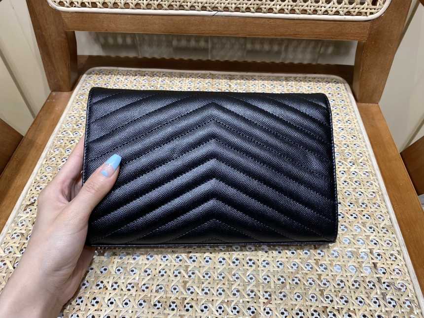 입생로랑 엔벨로프 체인 숄더백 377828 | 22.5 x 14 x 4cm