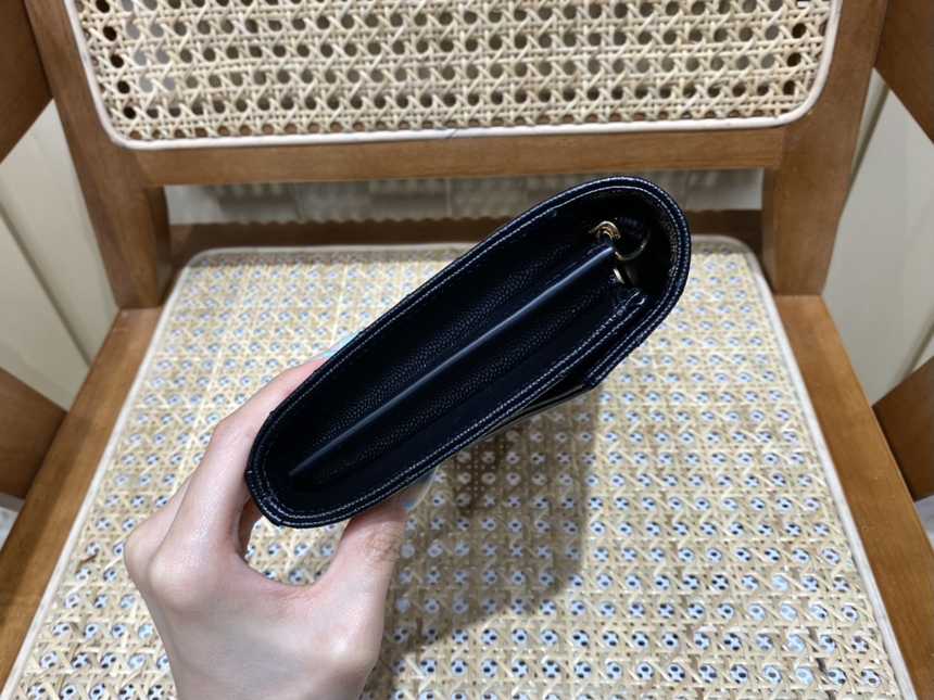 입생로랑 엔벨로프 체인 숄더백 377828 | 22.5 x 14 x 4cm