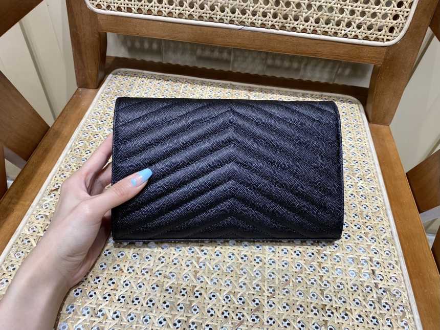 입생로랑 엔벨로프 체인 숄더백 377828 | 22.5 x 14 x 4cm