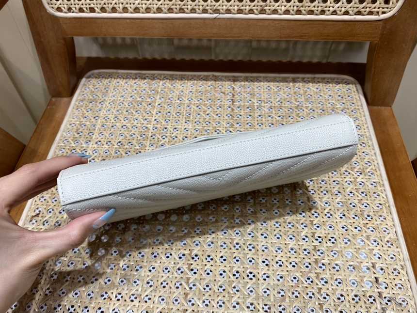 입생로랑 엔벨로프 체인 숄더백 377828 | 22.5 x 14 x 4cm