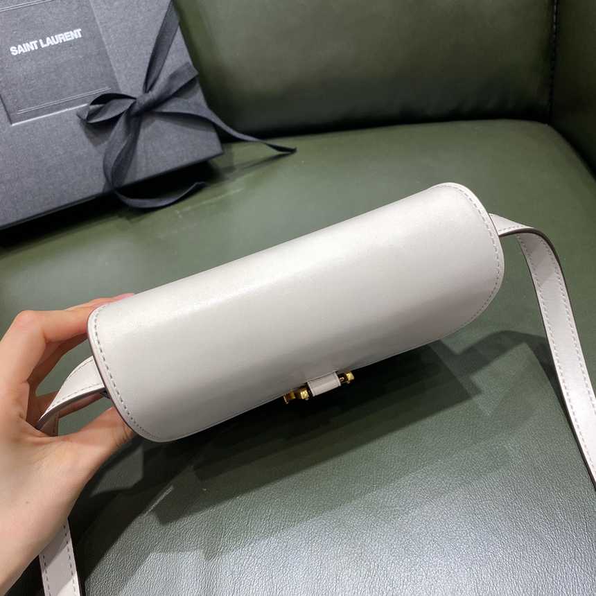 입생로랑 카이아 숄더백 미니623097 / 스몰619740 | 미니 15 x 14 x 4.5/스몰 18.5 x 15.5 x 5.5cm