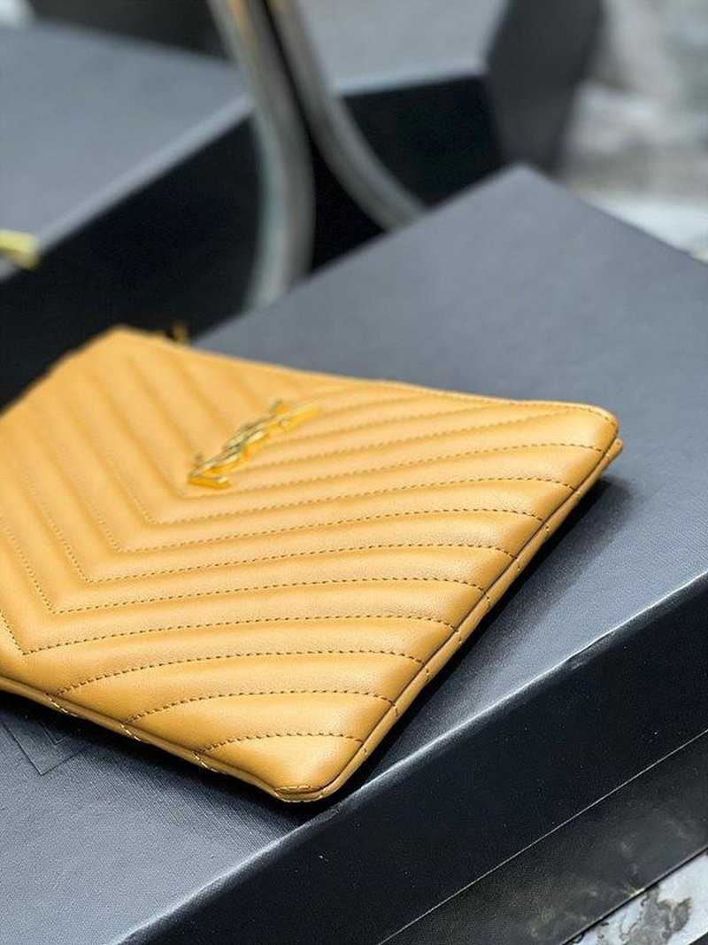 입생로랑 모노그램 마틀라세 클러치백 스몰 379039 | 24 x 17.5 x 1.5cm