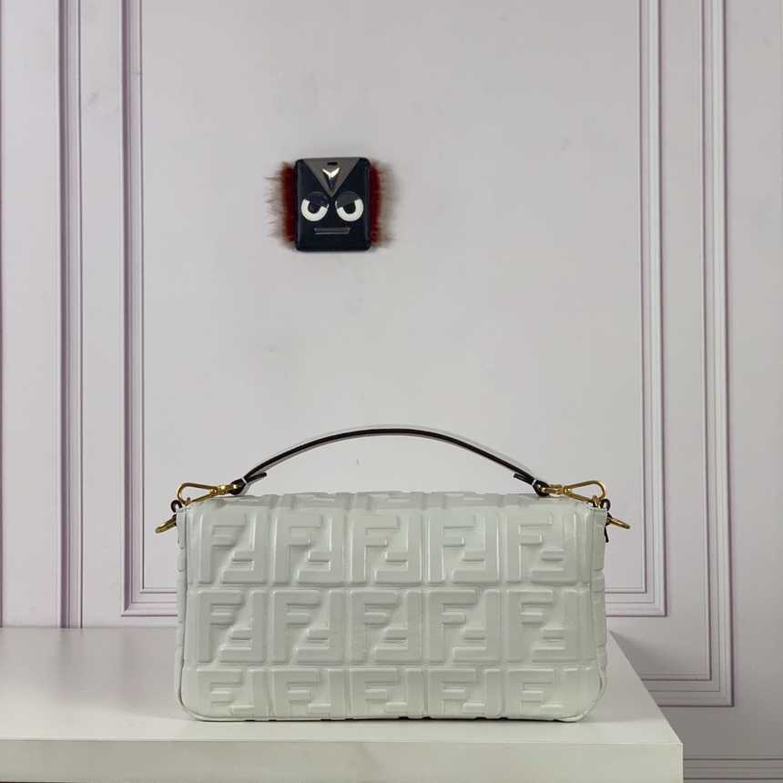 펜디 바게트백 라지 | 33 x 18 x 6cm