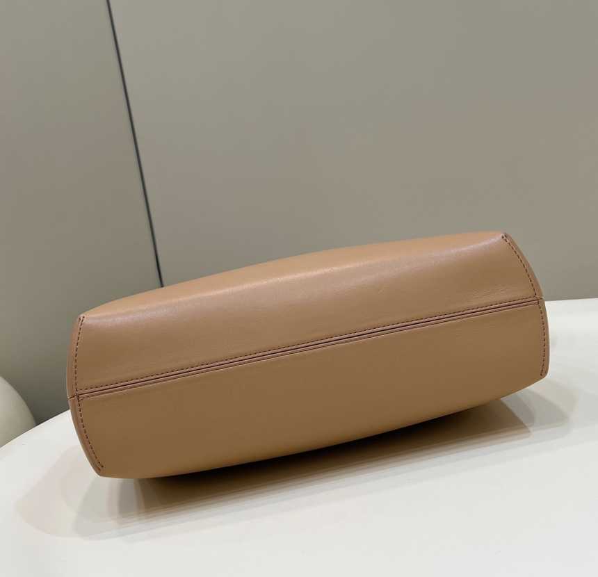 펜디 퍼스트백 미디움 | 32.5 x 15 x 23.5cm