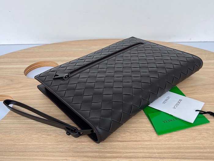 보테가 클래식 인트레치아토 클러치백 693675 | 27.5 x 20.5 x 2cm