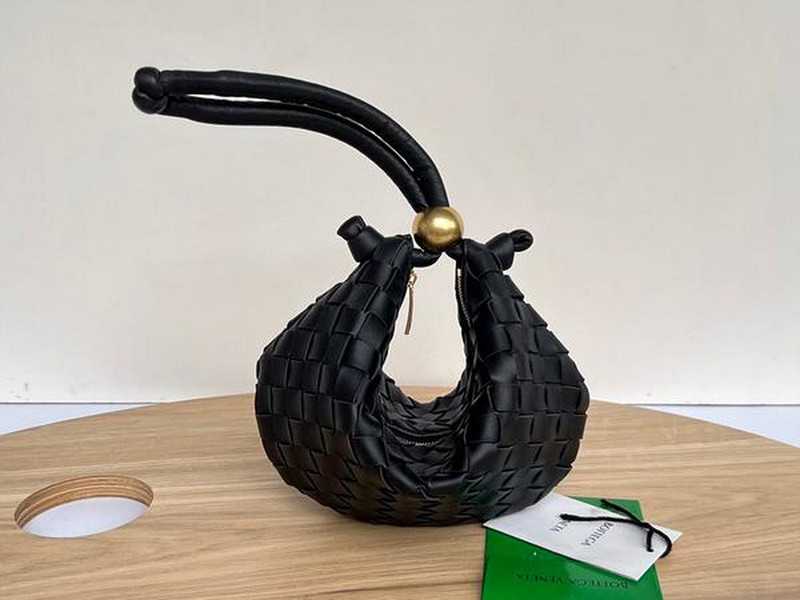 보테가 턴백 701023 | 29 x 19 x 3cm