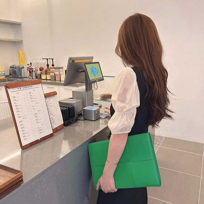 보테가 아르코 도큐먼트 케이스 클러치백 680196 (남녀공용) | 36 x 24 x 2.5cm