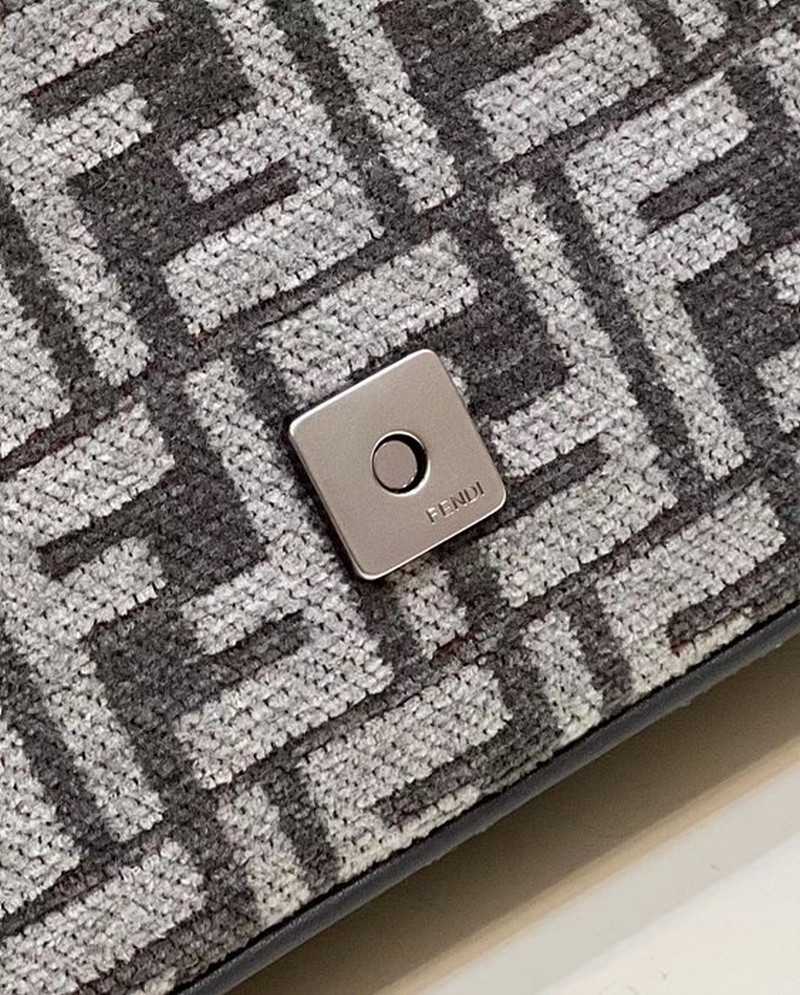 펜디 패브릭 바게트 체인백 | 24 x 14.5 x 7cm