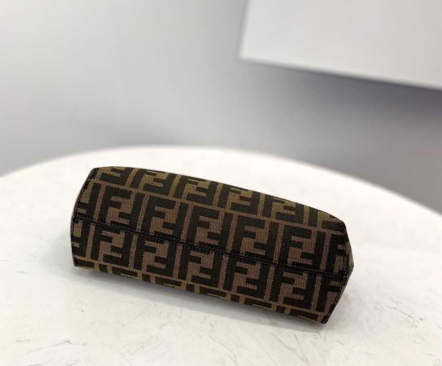펜디 패브릭 퍼스트백 스몰 | 26 X 18 X 9.5cm