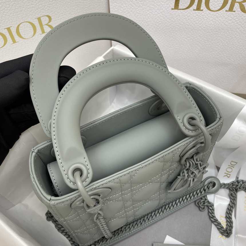 Dior 디올 까나쥬 레이디 백 미니 | 17 x 15 x 7 cm