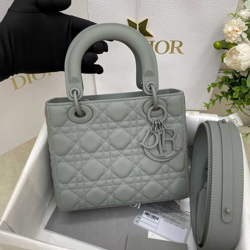 Dior 디올 까나쥬 레이디 백 미니 | 17 x 15 x 7 cm