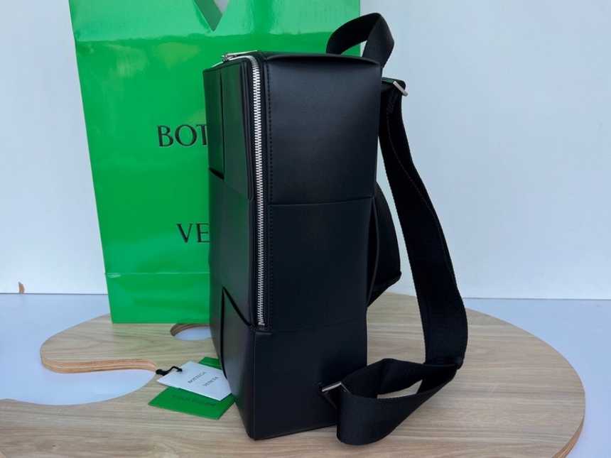 보테가 베네타 우븐 아르코 백팩 680092 | 34 x 24 x 12cm