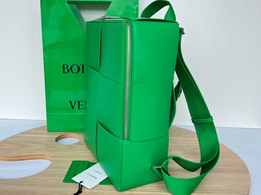 보테가 베네타 우븐 아르코 백팩 680092 | 34 x 24 x 12cm