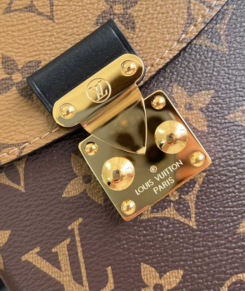 루이비통 카메라 박스백 M82465 | 12.5 x 17.6 x 6cm