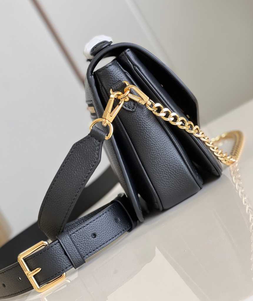루이비통 블랙 옥스포드 핸드백 M22735 | 22 x 16 x 9.5cm