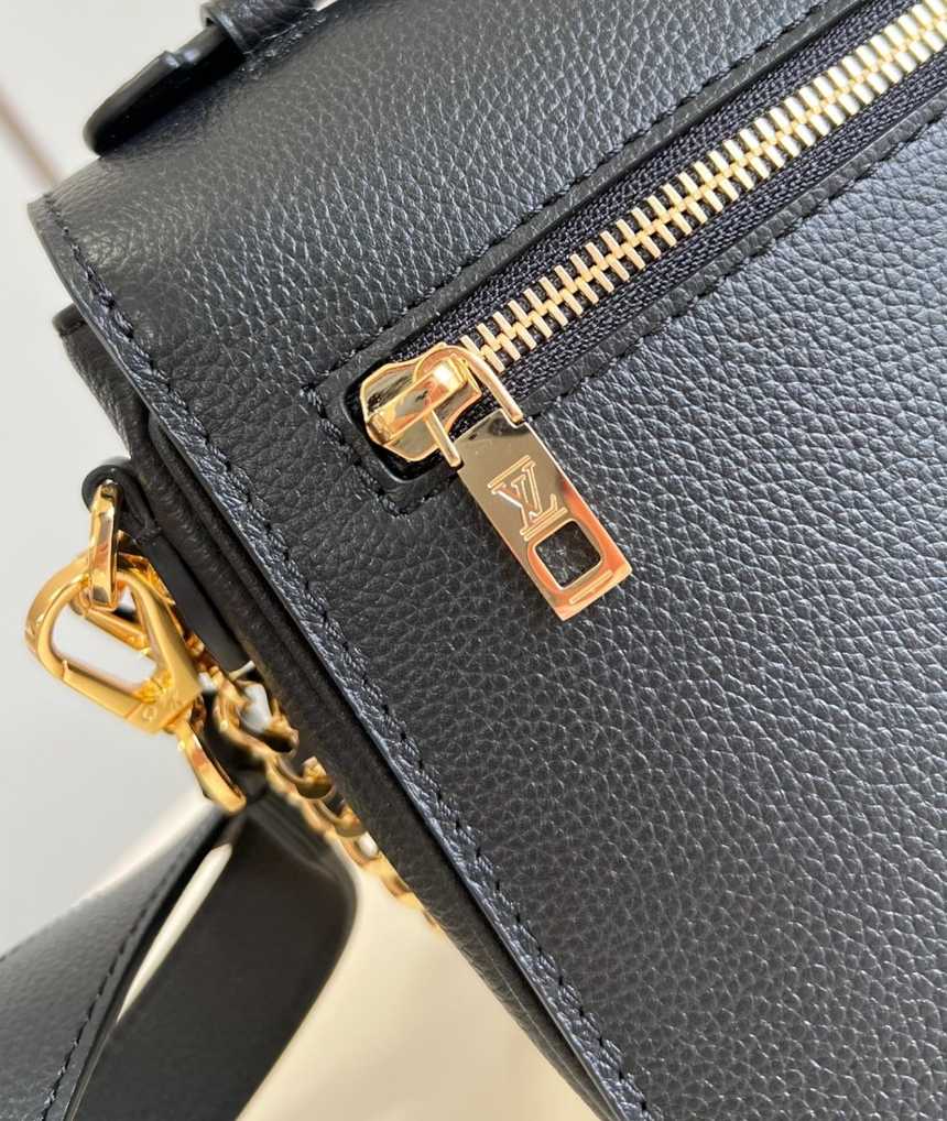 루이비통 블랙 옥스포드 핸드백 M22735 | 22 x 16 x 9.5cm