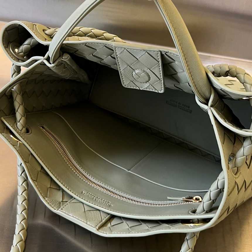 보테가 베네타 미디엄 안디아모 토트백 743572 | 32.5 x 24 x 12cm