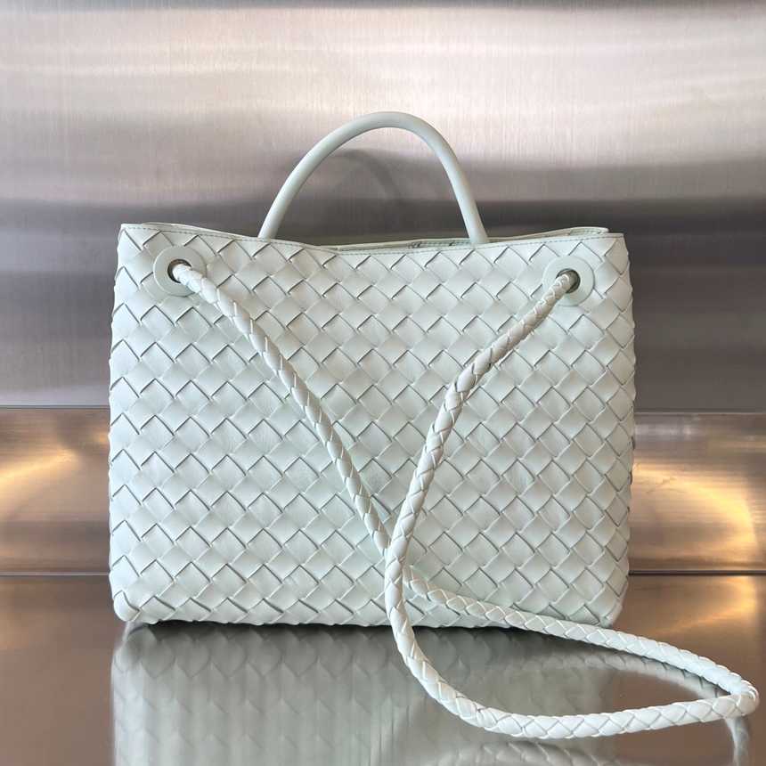 보테가 베네타 미디엄 안디아모 토트백 743572 | 32.5 x 24 x 12cm