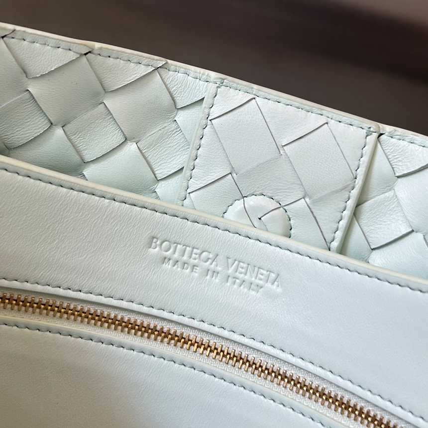 보테가 베네타 미디엄 안디아모 토트백 743572 | 32.5 x 24 x 12cm