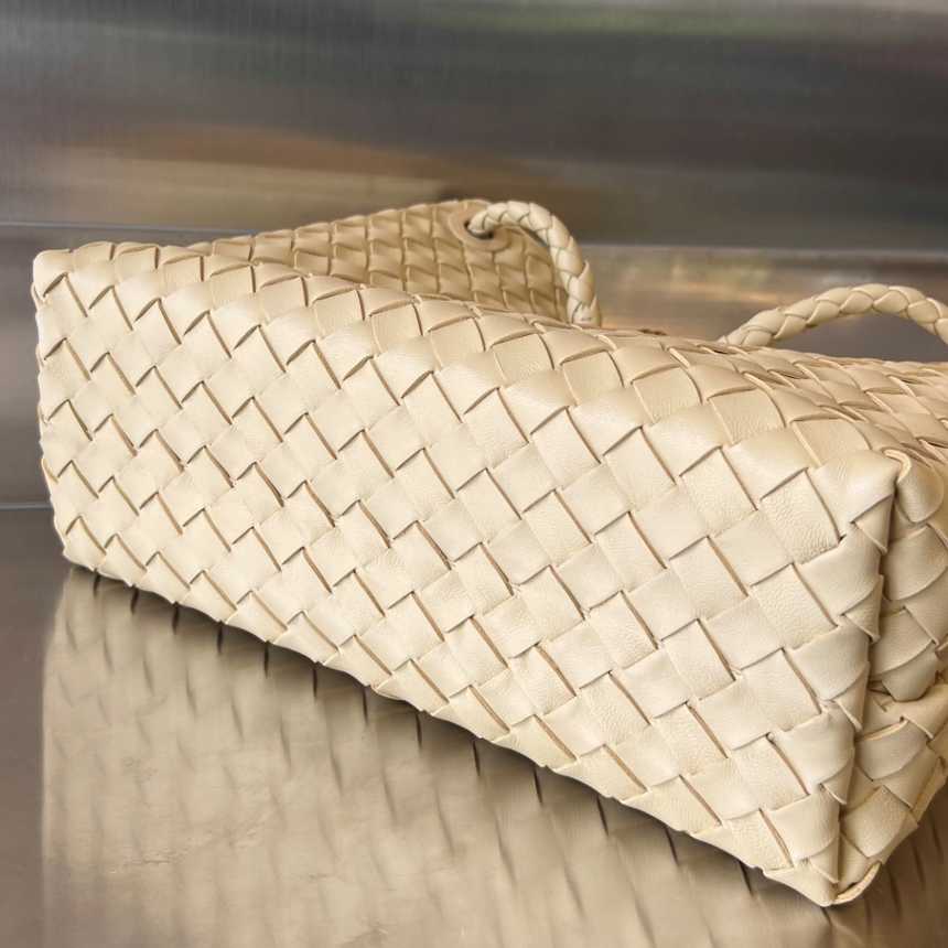 보테가 베네타 미디엄 안디아모 토트백 743572 | 32.5 x 24 x 12cm