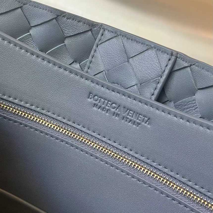 보테가 베네타 미디엄 안디아모 토트백 743572 | 32.5 x 24 x 12cm