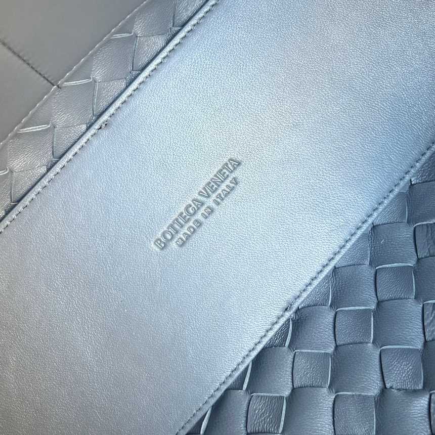 보테가 베네타 미디엄 안디아모 토트백 743572 | 32.5 x 24 x 12cm