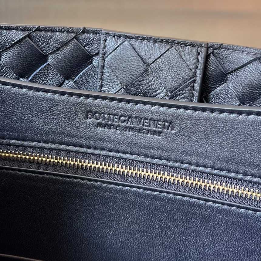 보테가 베네타 미디엄 안디아모 토트백 743572 | 32.5 x 24 x 12cm