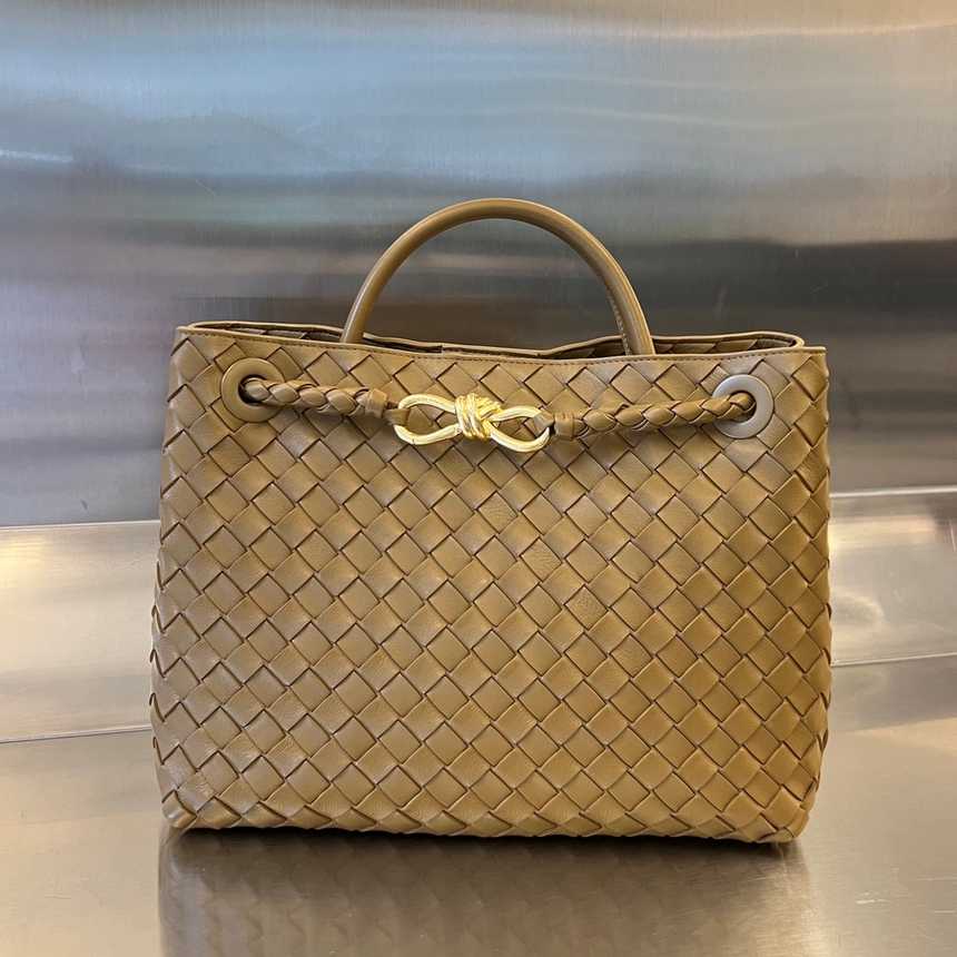 보테가 베네타 미디엄 안디아모 토트백 743572 | 32.5 x 24 x 12cm