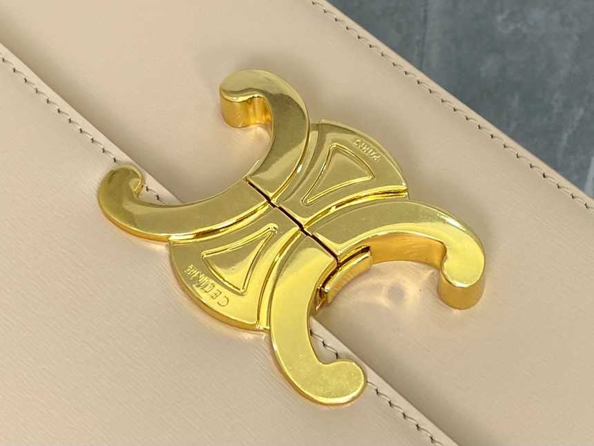 셀린느 트리오페 샤이니 카프스킨 숄더백 스몰 | 18.5 x 14 x 6cm