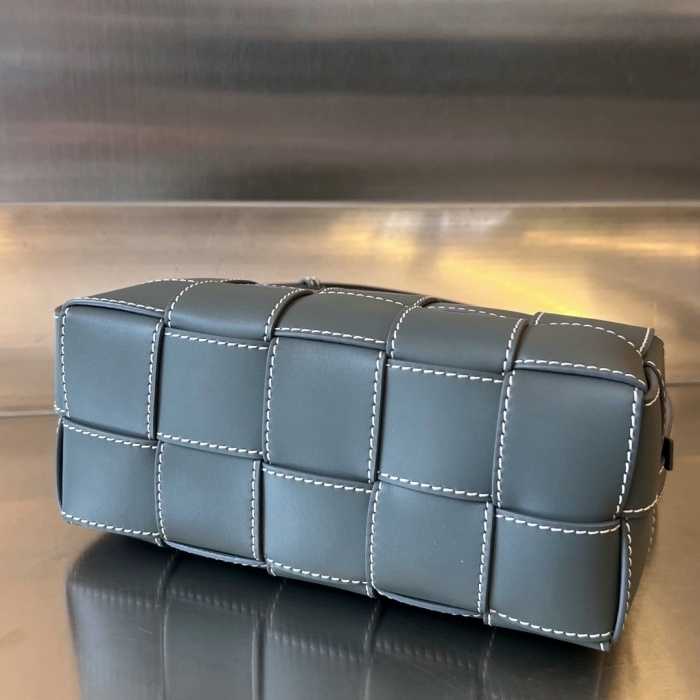 보테가베네타 스티치 브릭 카세트 숄더백 72951 | 24 x 9.5 x 9.5cm