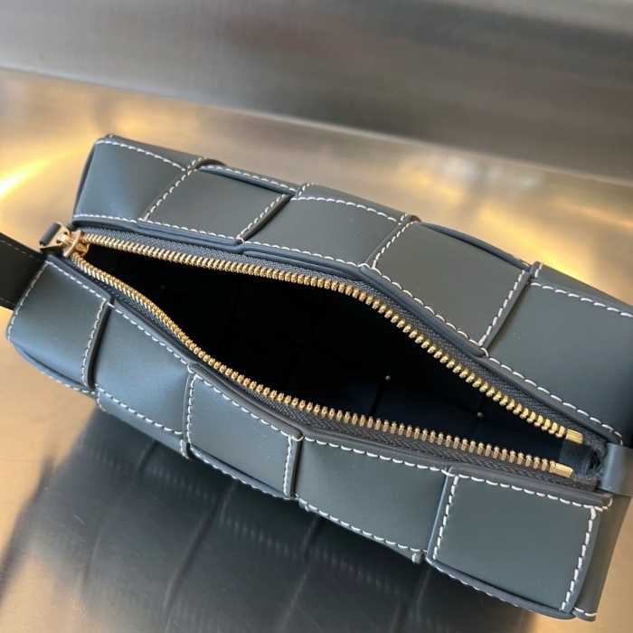 보테가베네타 스티치 브릭 카세트 숄더백 72951 | 24 x 9.5 x 9.5cm