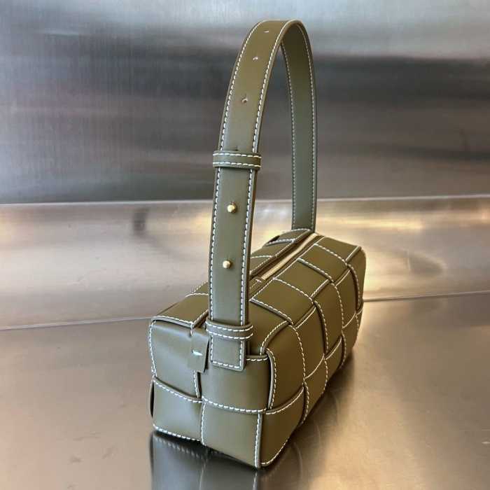 보테가베네타 스티치 브릭 카세트 숄더백 72951 | 24 x 9.5 x 9.5cm