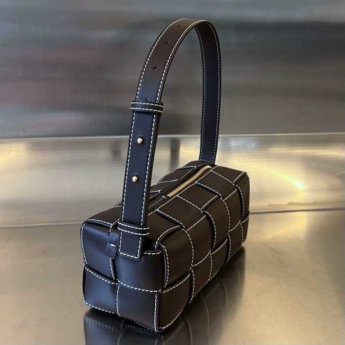 보테가베네타 스티치 브릭 카세트 숄더백 72951 | 24 x 9.5 x 9.5cm