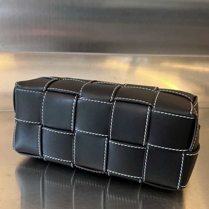 보테가베네타 스티치 브릭 카세트 숄더백 72951 | 24 x 9.5 x 9.5cm