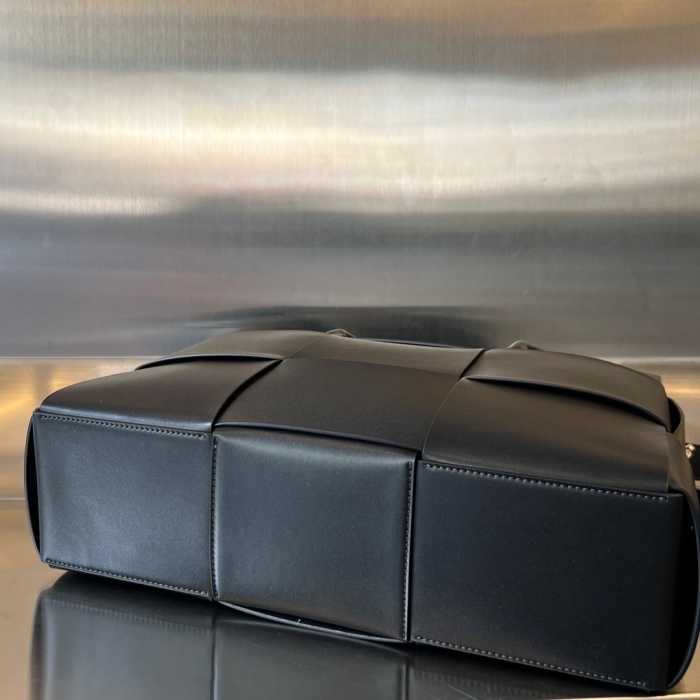 보테가베네타 아르코 브리프케이스 서류가방 토트백 746358 | 36 x 28 x 12cm