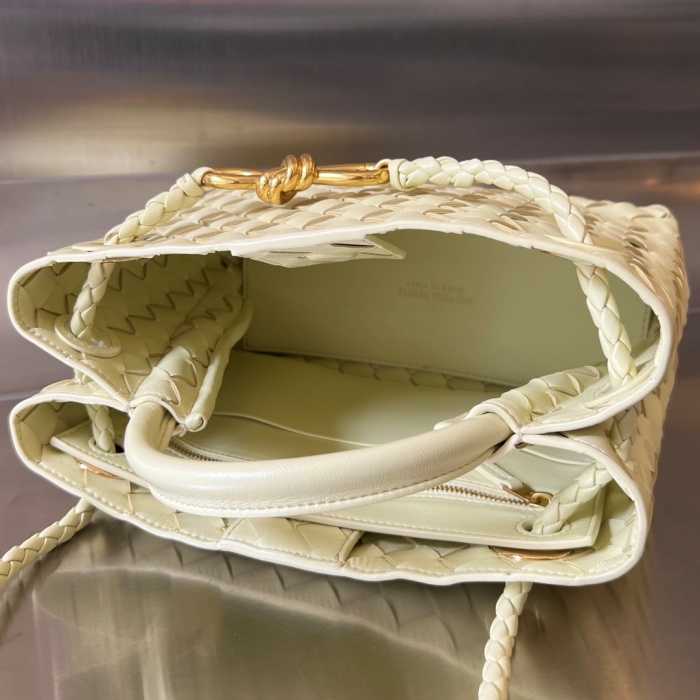 보테가베네타 안디아모 핸드백 스몰 743568 | 25 x 22 x 10.5cm