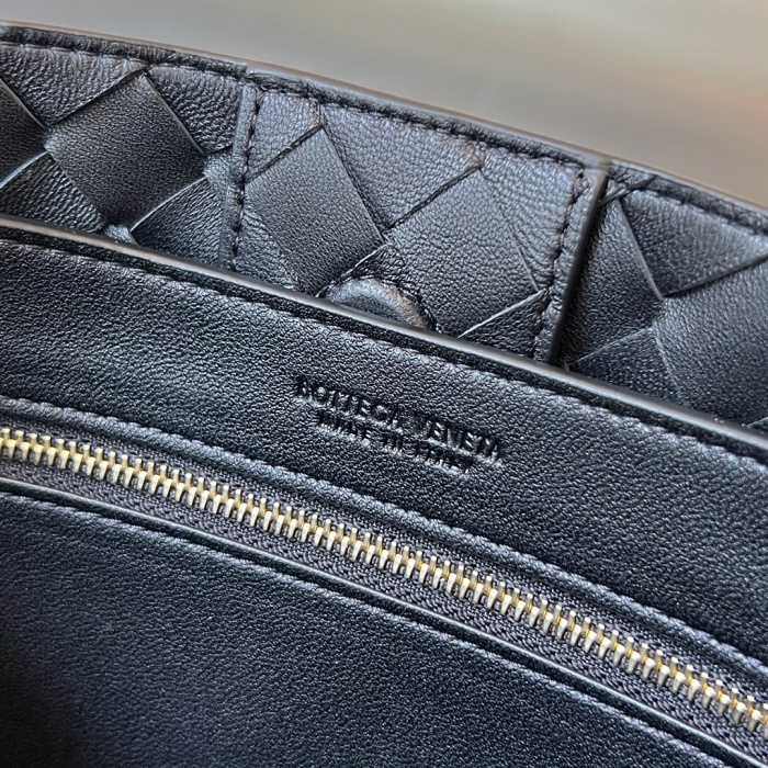 보테가베네타 안디아모 핸드백 스몰 743568 | 25 x 22 x 10.5cm