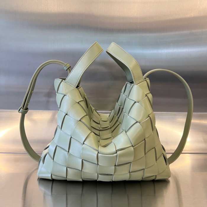 보테가베네타 우븐 카세트 볼링백 토트백 크로스백 730327 | 28 x 21 x 16.5cm