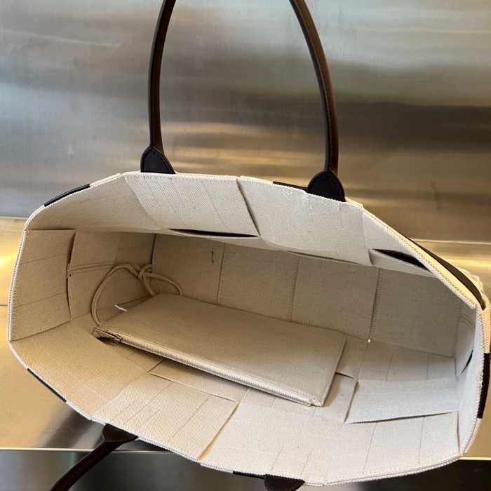보테가베네타 아르코 캔버스 레더 토트백 라지 755219 | 46 x 34.5 x 11cm