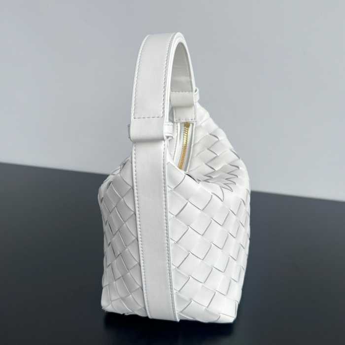 보테가 캔디 윌리스 숄더백 776781 | 17 x 13.5 x 5.3cm